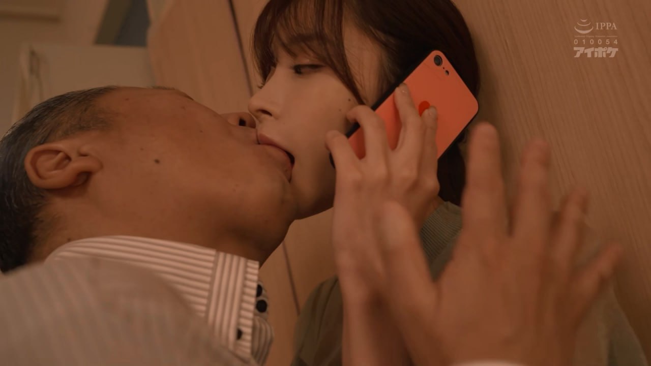 執著吸吮！濕黏滑稠！濕黏舔遍老二全體的美女老師